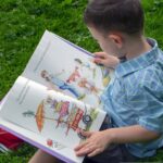 L'enfance est une période d'émerveillement sans fin. Chaque question, chaque histoire, chaque petite découverte contribue à façonner la manière dont les enfants appréhendent le monde qui les entoure. Chez Milan Jeunesse, cette curiosité naturelle est non seulement célébrée, mais aussi transformée en un socle solide pour l'apprentissage et le développement. Grâce à un subtil mélange de récits, de créativité et d'exploration concrète, Milan Jeunesse redéfinit l'apprentissage. La marque est convaincue que l'apprentissage doit être stimulant, porteur de sens et enrichissant sur le plan émotionnel, permettant ainsi aux enfants de grandir en toute confiance tout en nourrissant leur imagination.
