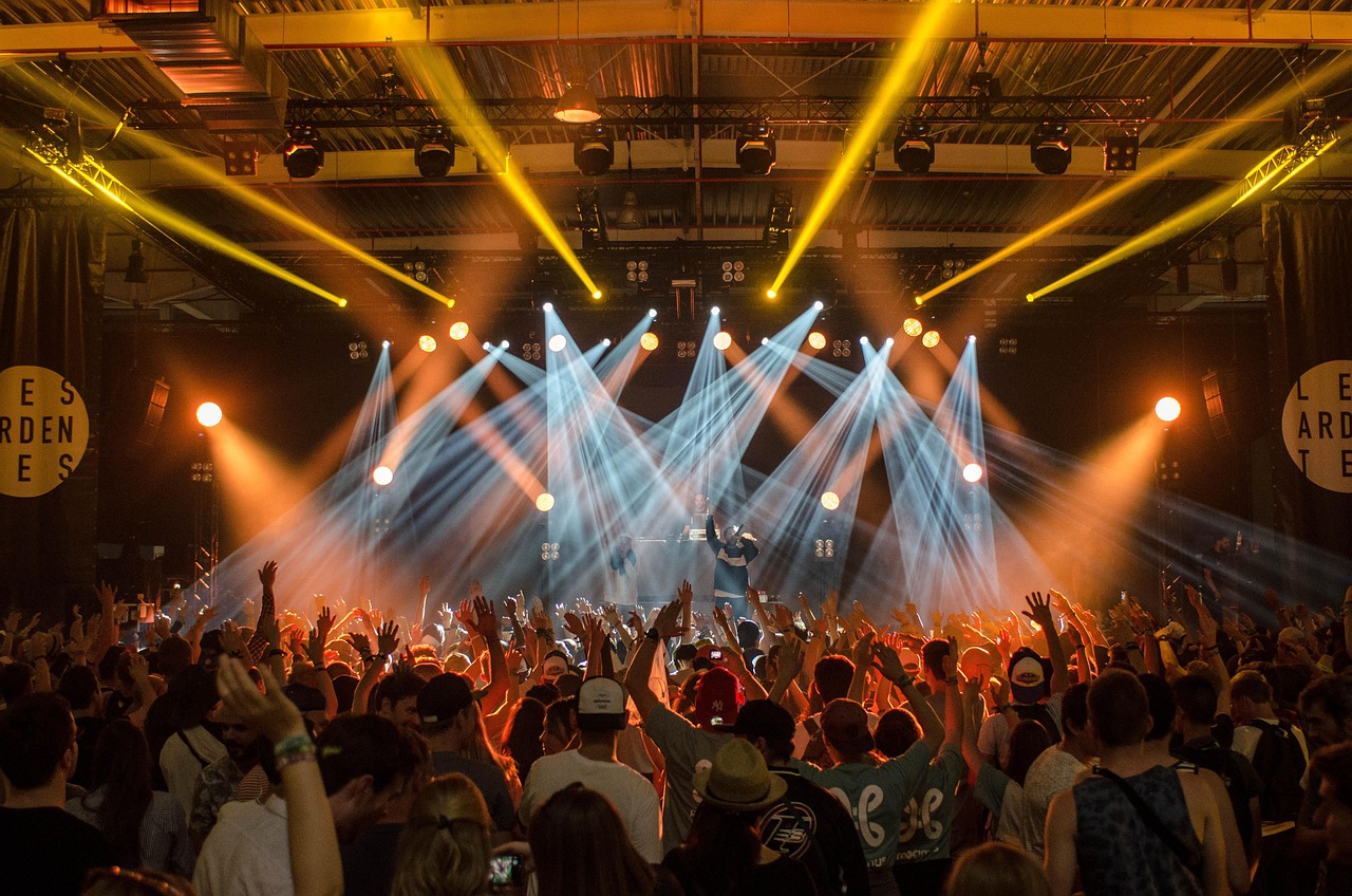 Voor fans zijn er weinig dingen frustrerender dan de woorden "uitverkocht" op een scherm te zien. De spanning van een langverwacht concert, festival of sportevenement kan binnen enkele seconden verdwijnen. Toch is TopTicketShop voor veel Nederlandse evenementenbezoekers hét platform geworden om plaatsen te vinden die elders onmogelijk te bemachtigen lijken. Door fans in contact te brengen met tickets, zelfs nadat de officiële verkoop is gesloten, heeft het bedrijf de manier waarop het publiek live entertainment ervaart, opnieuw gedefinieerd.