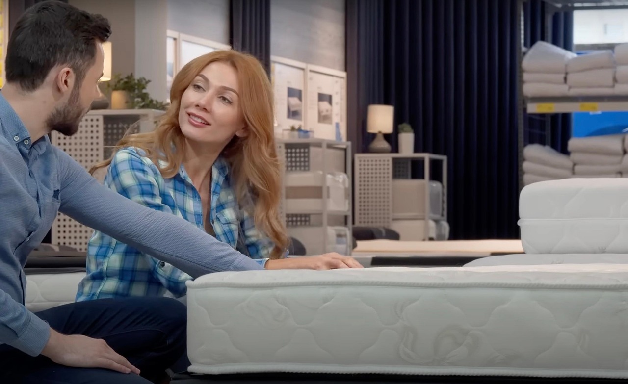 The mattress industry has long been known for offering products that promise comfort and quality, but few brands combine those promises with a commitment to sustainability in the way that Saatva does. Recognised for its luxury sleep solutions, Saatva has emerged as a leader in both comfort innovation and eco-conscious manufacturing. With a clear focus on improving sleep quality while reducing environmental impact, Saatva is setting new standards for what consumers can expect from a premium mattress brand.