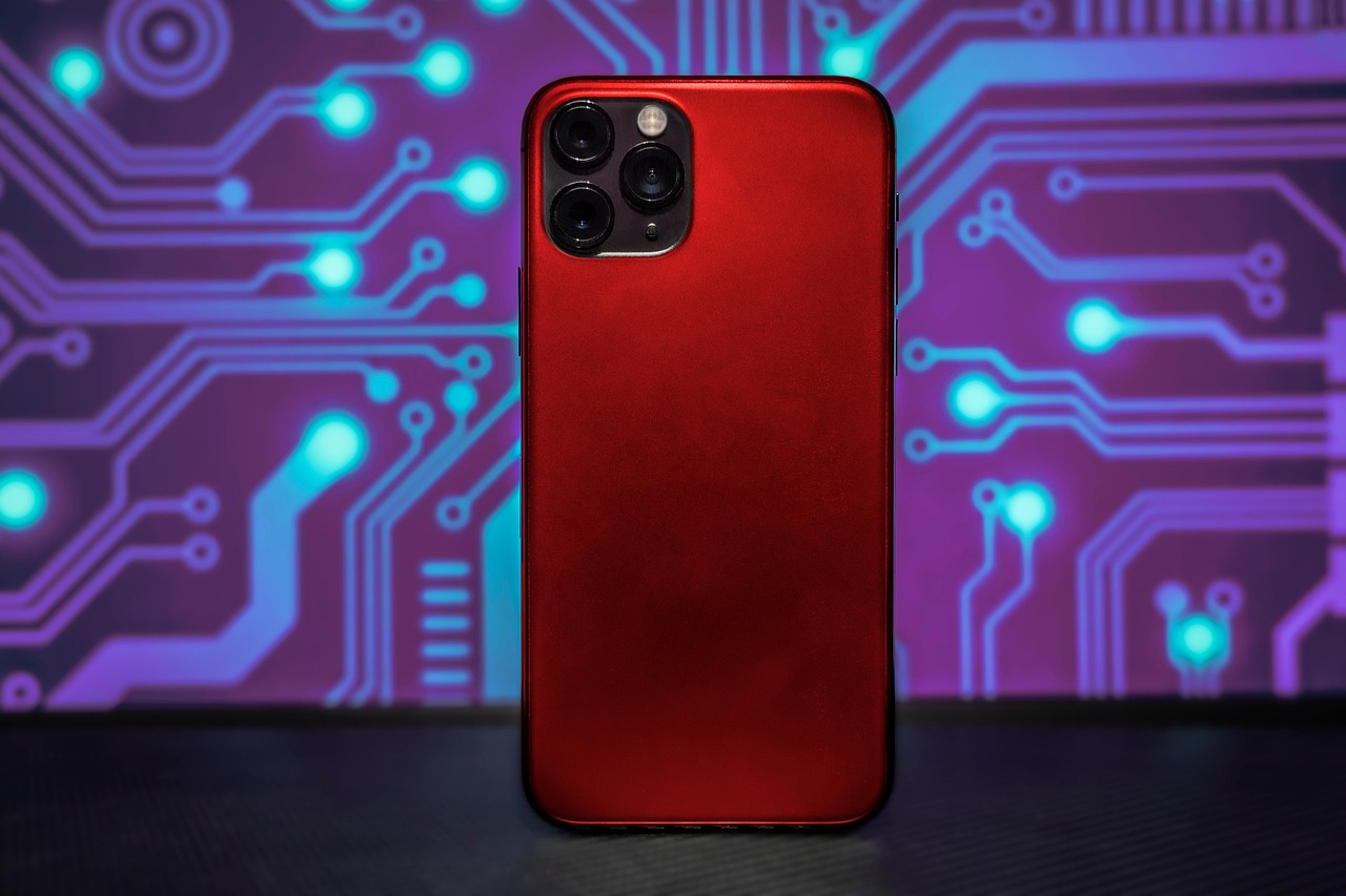 The arrival of the iPhone 17 brings more than just Apple’s latest technology. It also marks the debut of CASETiFY’s new lineup of cases and accessories, a collection that merges protection with modern style and endless personalization. For those who see their phone as both a device and a design statement, CASETiFY’s release shows why it has become a leader in lifestyle tech.