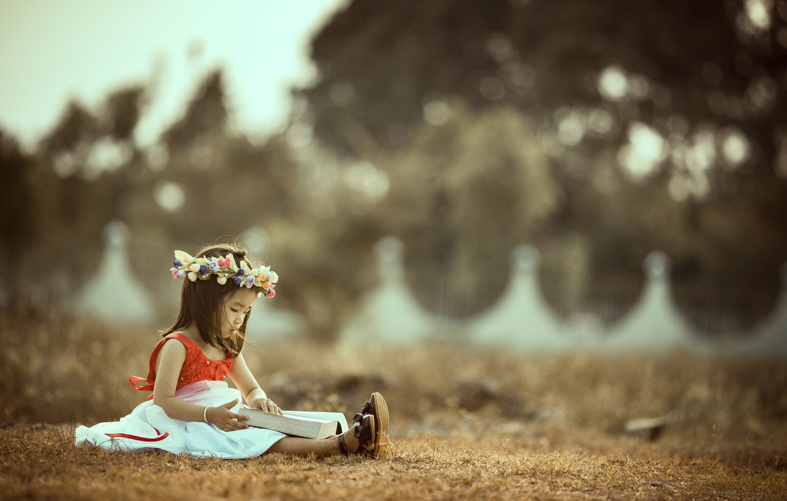 Dans un monde où les écrans rivalisent pour capter l'attention et où l'apprentissage est souvent précipité, les parents recherchent des expériences qui aident leurs enfants à développer leur curiosité, leur confiance en soi et leur créativité. Milan Jeunesse est au cœur de ce mouvement, redéfinissant l'apprentissage des jeunes enfants grâce au pouvoir intemporel des histoires et de la découverte par l'expérience. Bien plus qu'une simple marque pour enfants, Milan Jeunesse crée des moments précieux où l'imagination devient une porte d'entrée vers l'apprentissage. Chaque histoire, activité et expérience est conçue pour nourrir l'esprit des jeunes enfants tout en favorisant leur développement émotionnel, leur esprit critique et leur expression personnelle.