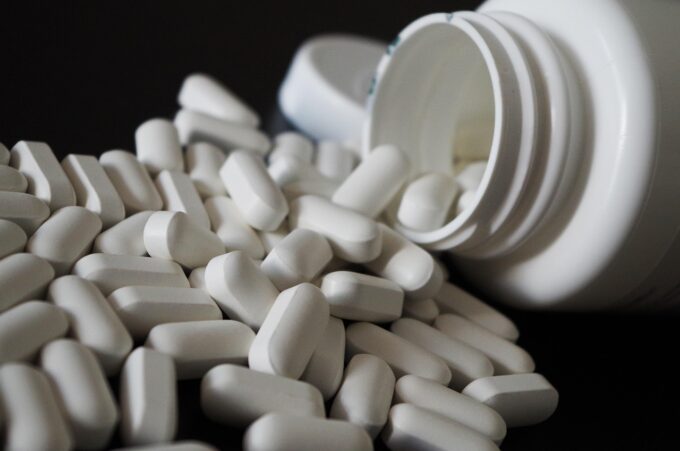 In un mondo frenetico in cui le esigenze sanitarie sono in continua evoluzione, comodità e accessibilità sono diventate fondamentali. Questo è particolarmente vero per le farmacie, che si sono evolute oltre i tradizionali negozi fisici. Farmacia Soccavo, una farmacia online italiana, si è fatta avanti per soddisfare la moderna domanda di rapido accesso a farmaci di qualità, integratori e consulenza sanitaria di esperti. Con la sua ampia gamma di servizi, prezzi competitivi e un approccio personalizzato all'assistenza sanitaria, è diventata un partner di fiducia per molti italiani che cercano praticità e professionalità. Questo articolo esplora come Farmacia Soccavo stia rimodellando l'assistenza sanitaria offrendo consulenza specialistica e un'esperienza di acquisto online che mette al primo posto la soddisfazione del cliente.