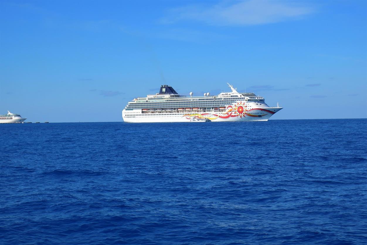 Bei der Planung von Fährreisen in Europa und darüber hinaus stehen Reisende oft vor Herausforderungen wie dem Vergleich von Routen, der Abstimmung mit verschiedenen Anbietern oder umständlichen Buchungsprozessen. Ferryhopper ändert das und bietet einen intelligenteren und nahtloseren Ansatz für die Fährbuchung. Durch die Kombination innovativer digitaler Tools mit einer kundenorientierten Philosophie macht die Plattform es einfacher denn je, Inseln, Küstenstädte und internationale Routen stressfrei zu erkunden.