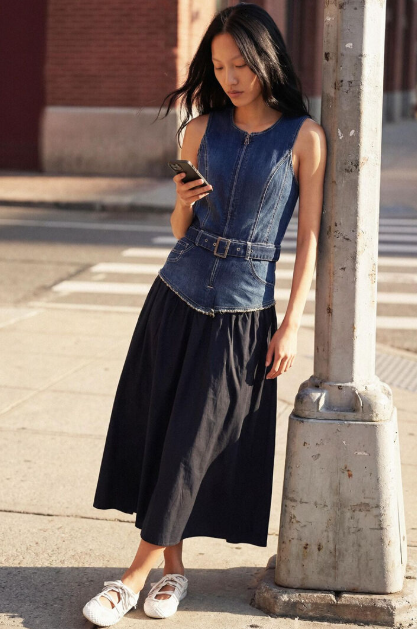 Fashion enthusiasts know that building a versatile wardrobe requires pieces that can transform across multiple occasions. This Spanish brand, established in Barcelona in, specializes in garments that bridge the gap between everyday casual and special occasion elegant. Whether you're dressing for a Friday night out, a professional meeting or a weekend adventure, finding the right pieces that reflect your personality while remaining appropriate for the setting is essential. The collection offers an impressive range of styles, from relaxed basics to statement-making evening wear, all unified by the brand's commitment to bold design and authentic self-expression. For decades, this approach has resonated with fashion enthusiasts who seek garments that work across multiple it and settings.
